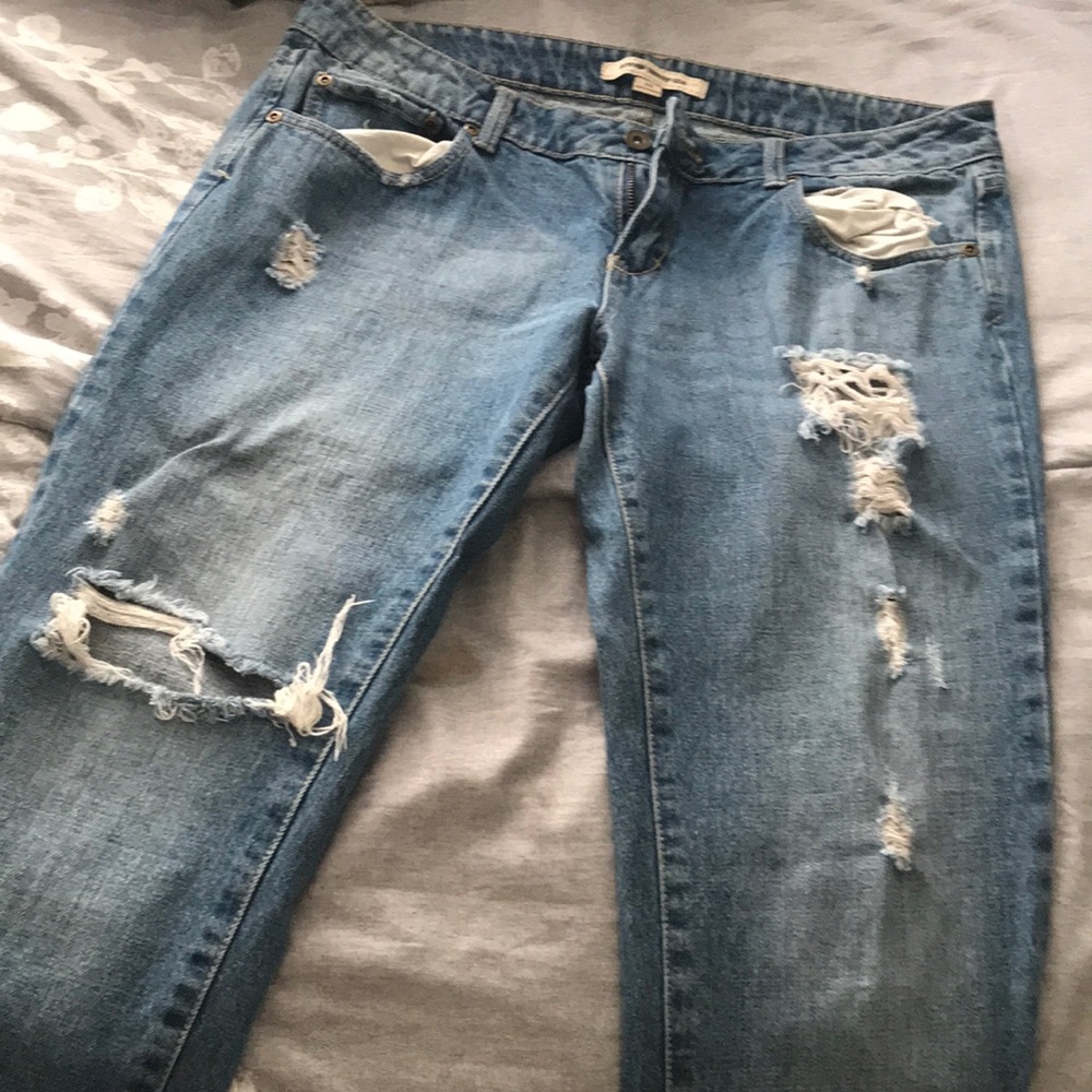 Boyfriend jeans distressed